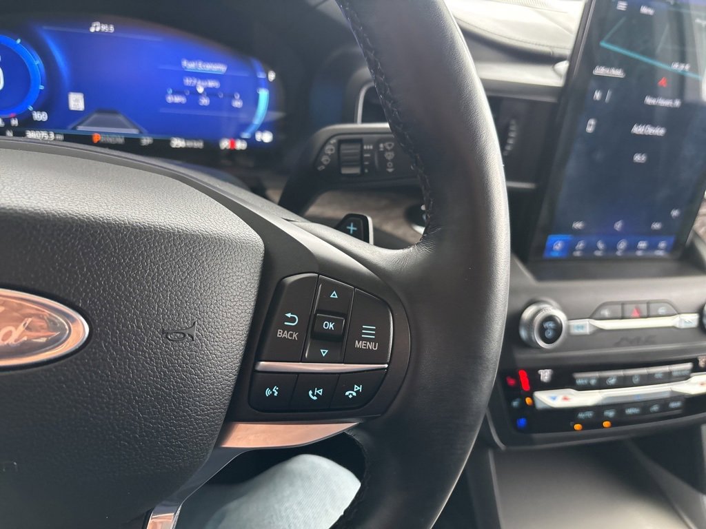 Used 2020 Ford Explorer Platinum w/ Premium Technology Package image 14