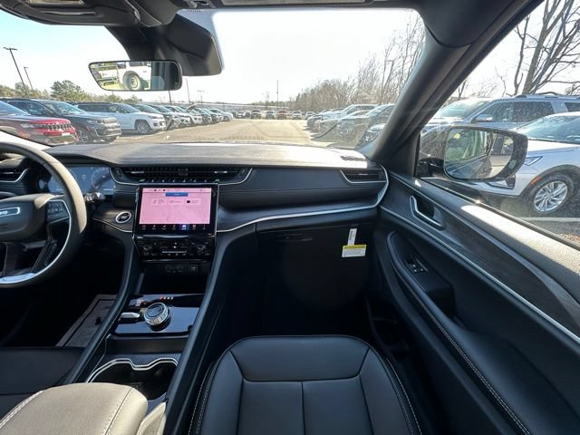 New 2025 Jeep Grand Cherokee L Limited AWD/4WD image 28