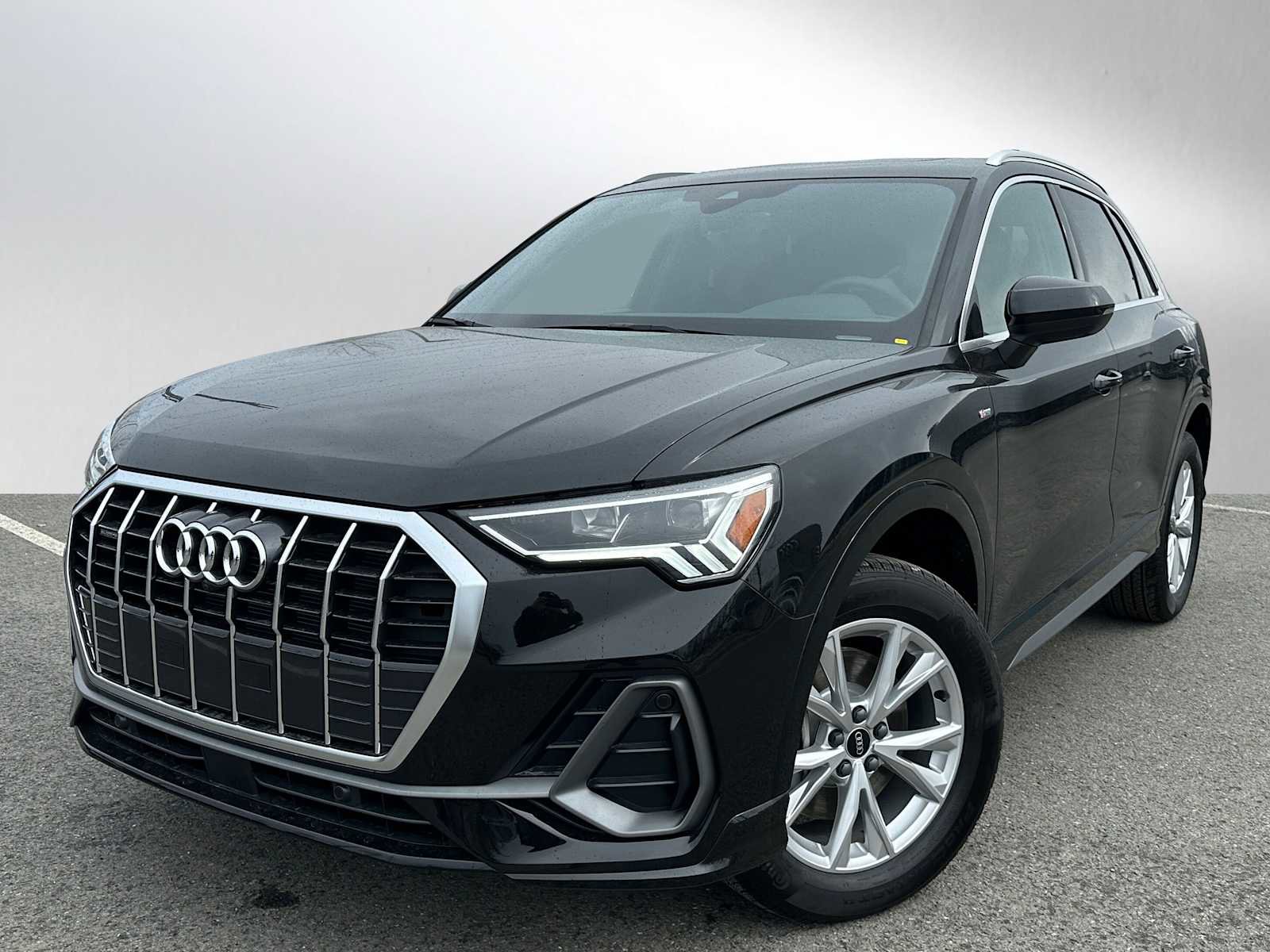 New 2025 Audi Q3 2.0T Premium Plus w/ Premium Plus Package