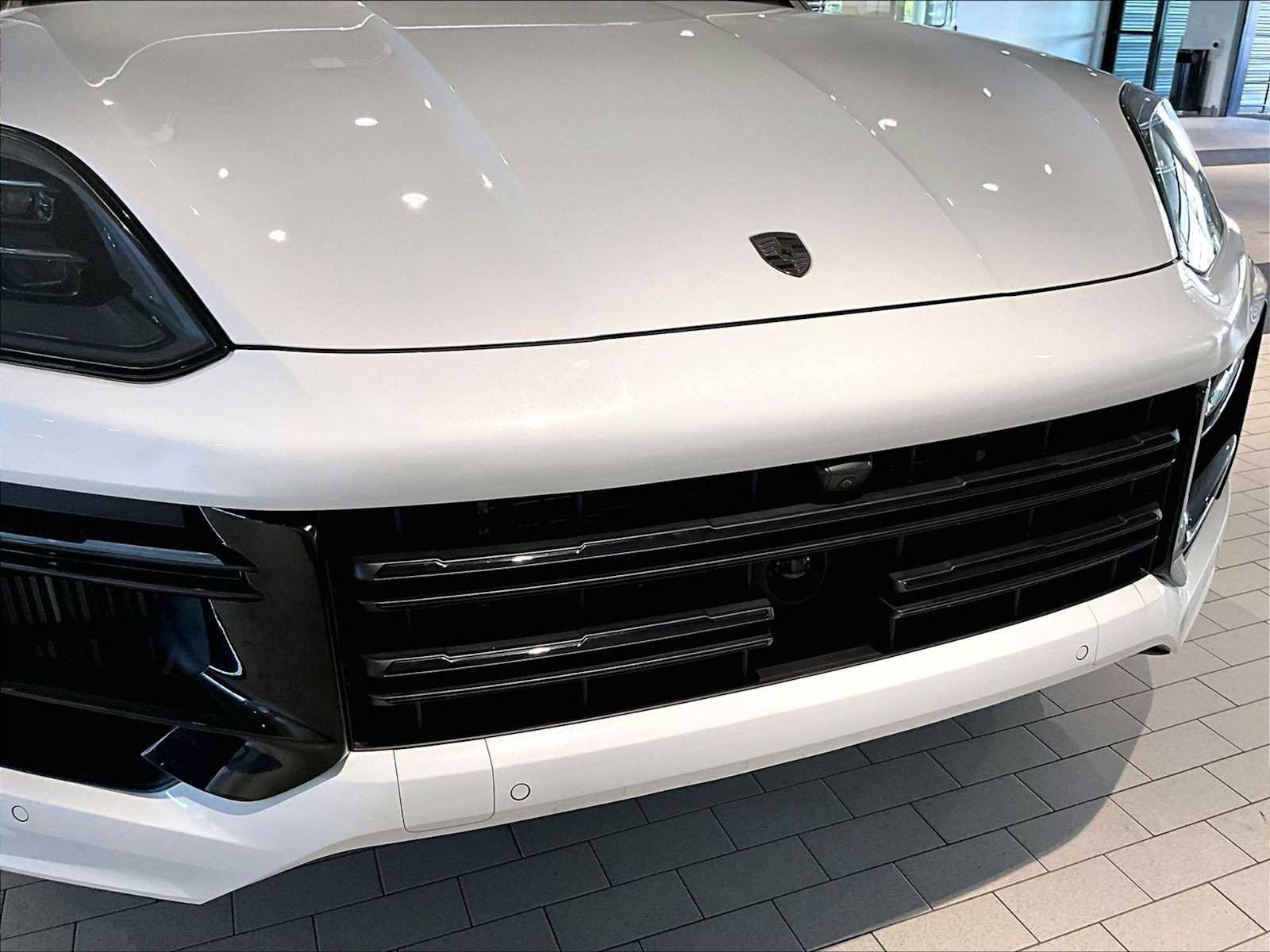Used 2025 Porsche Cayenne Turbo image 33