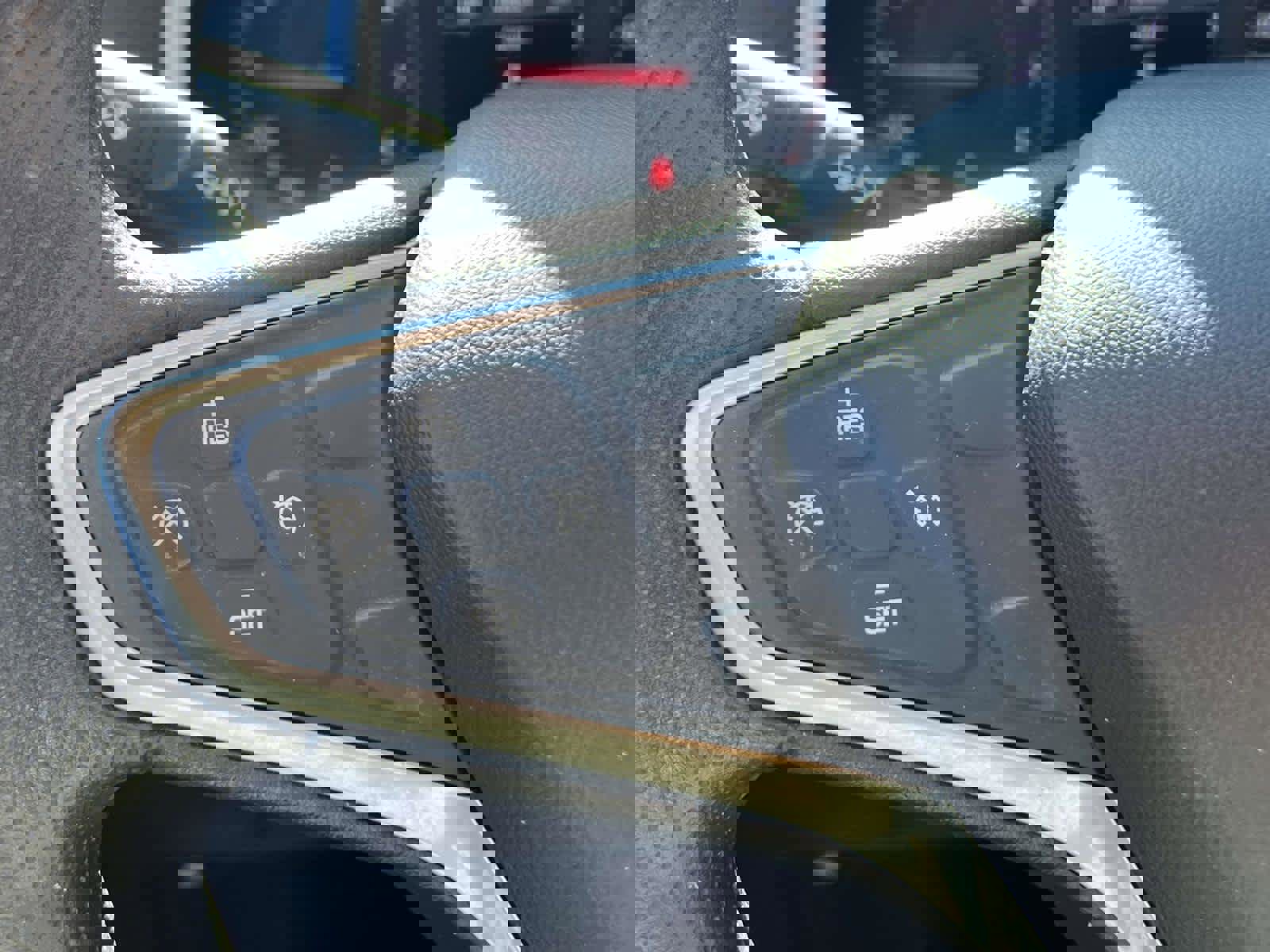 Used 2022 Chevrolet Malibu LT image 25