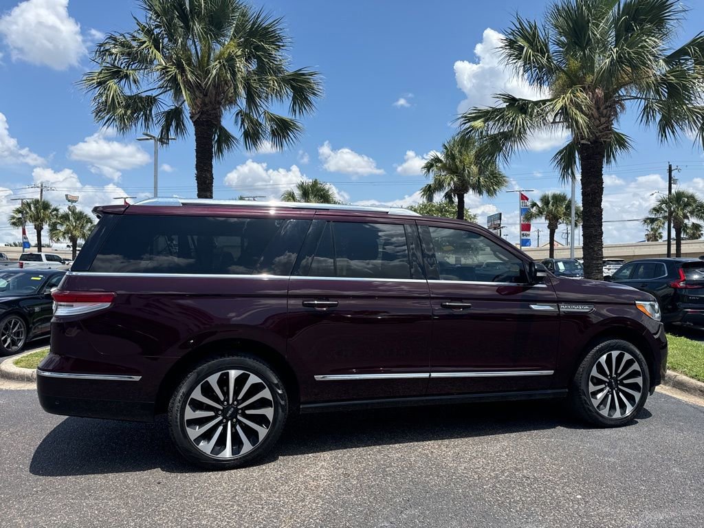 Used 2023 Lincoln Navigator L Reserve AWD/4WD image 6