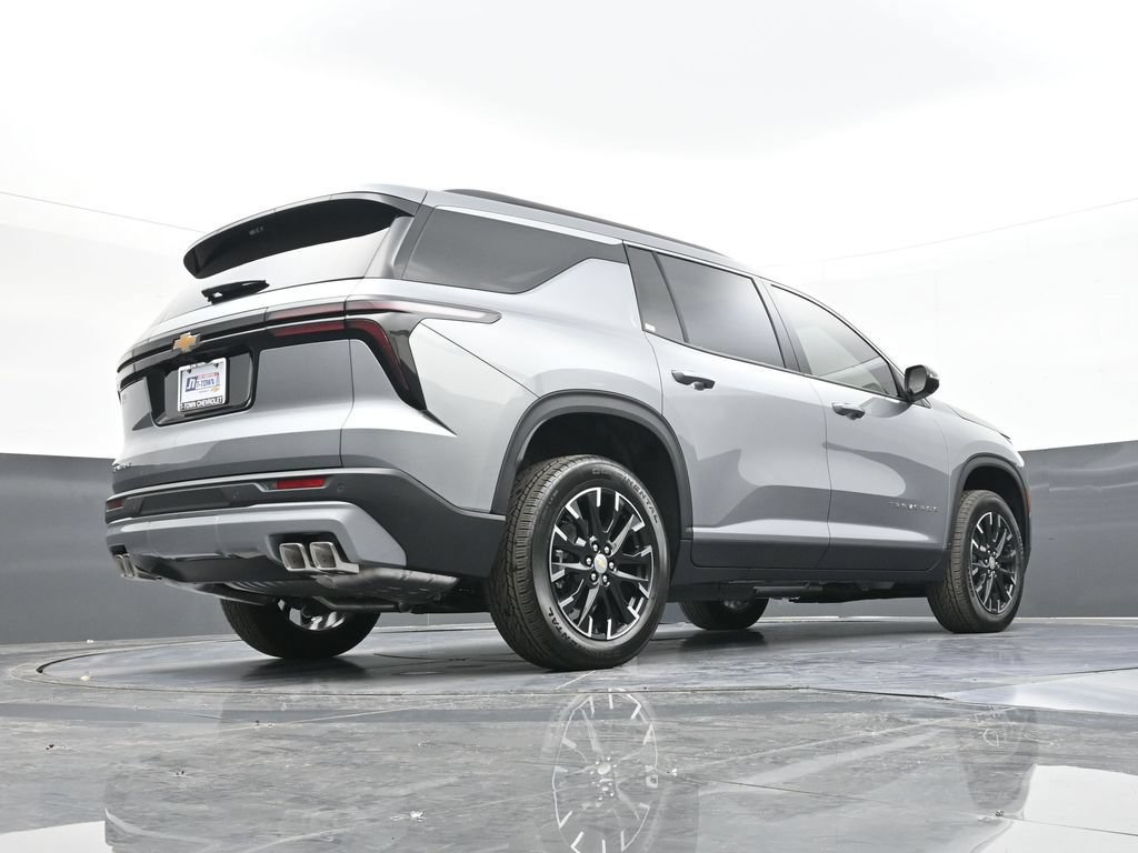 New 2026 Chevrolet Traverse LT w/ Sun and Wheel Package FWD image 40