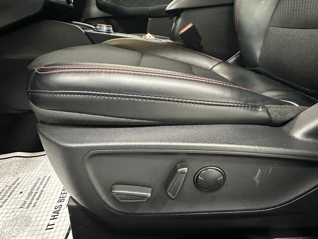 Used 2025 Ford Escape ST-Line AWD/4WD image 12