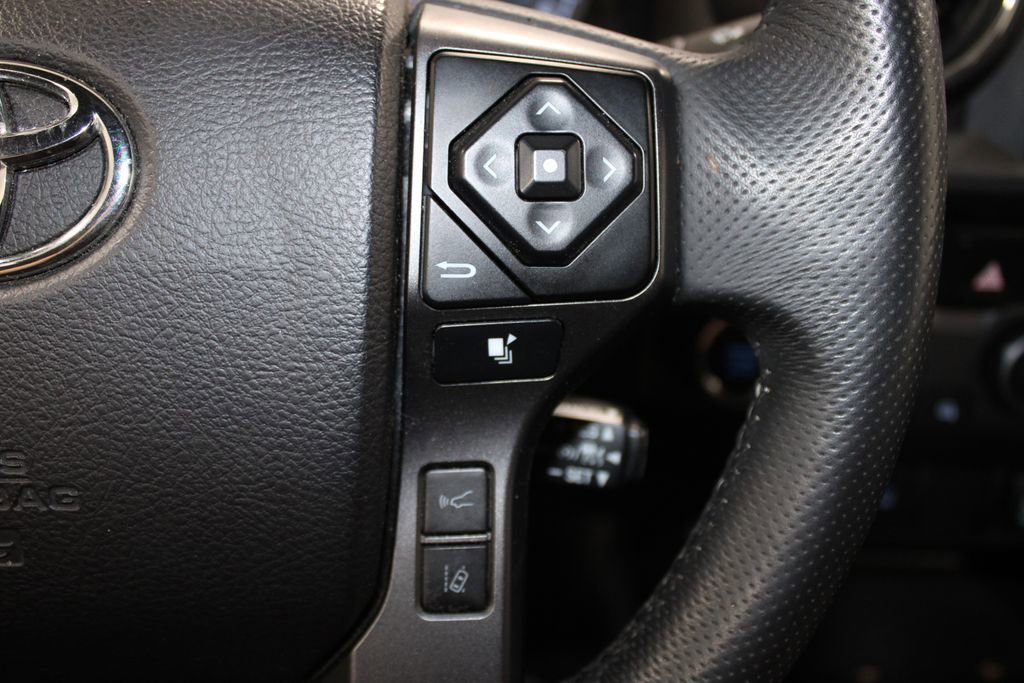 Used 2021 Toyota Tacoma TRD Off-Road image 23