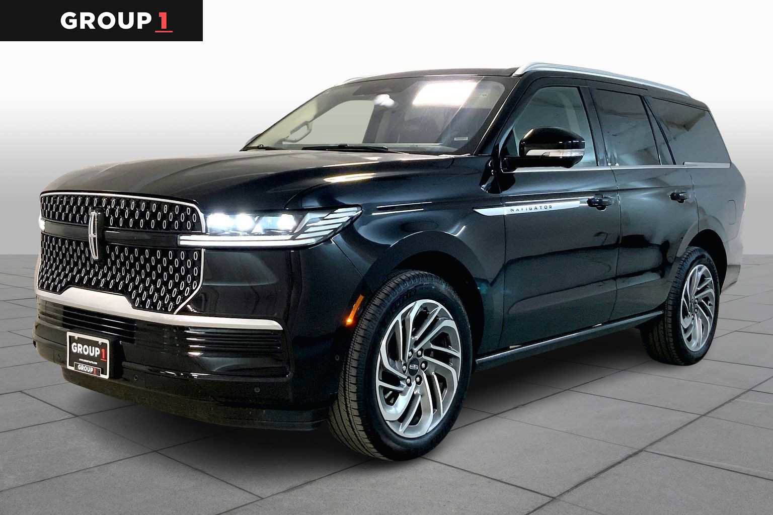Used 2025 Lincoln Navigator Reserve image 1