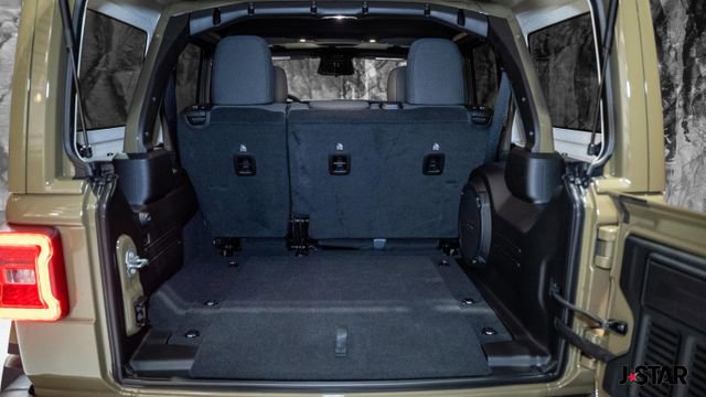 New 2025 Jeep Wrangler Unlimited Rubicon w/ Safety Group image 19