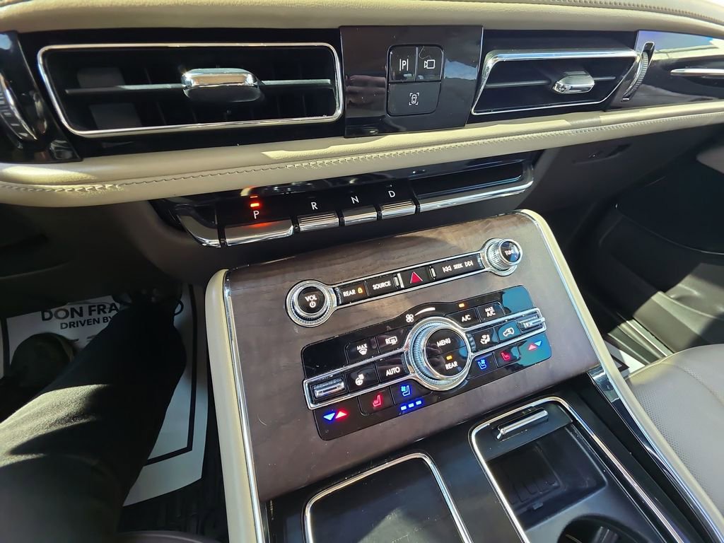 Used 2021 Lincoln Aviator Reserve w/ Equipment Group 201A AWD/4WD image 19