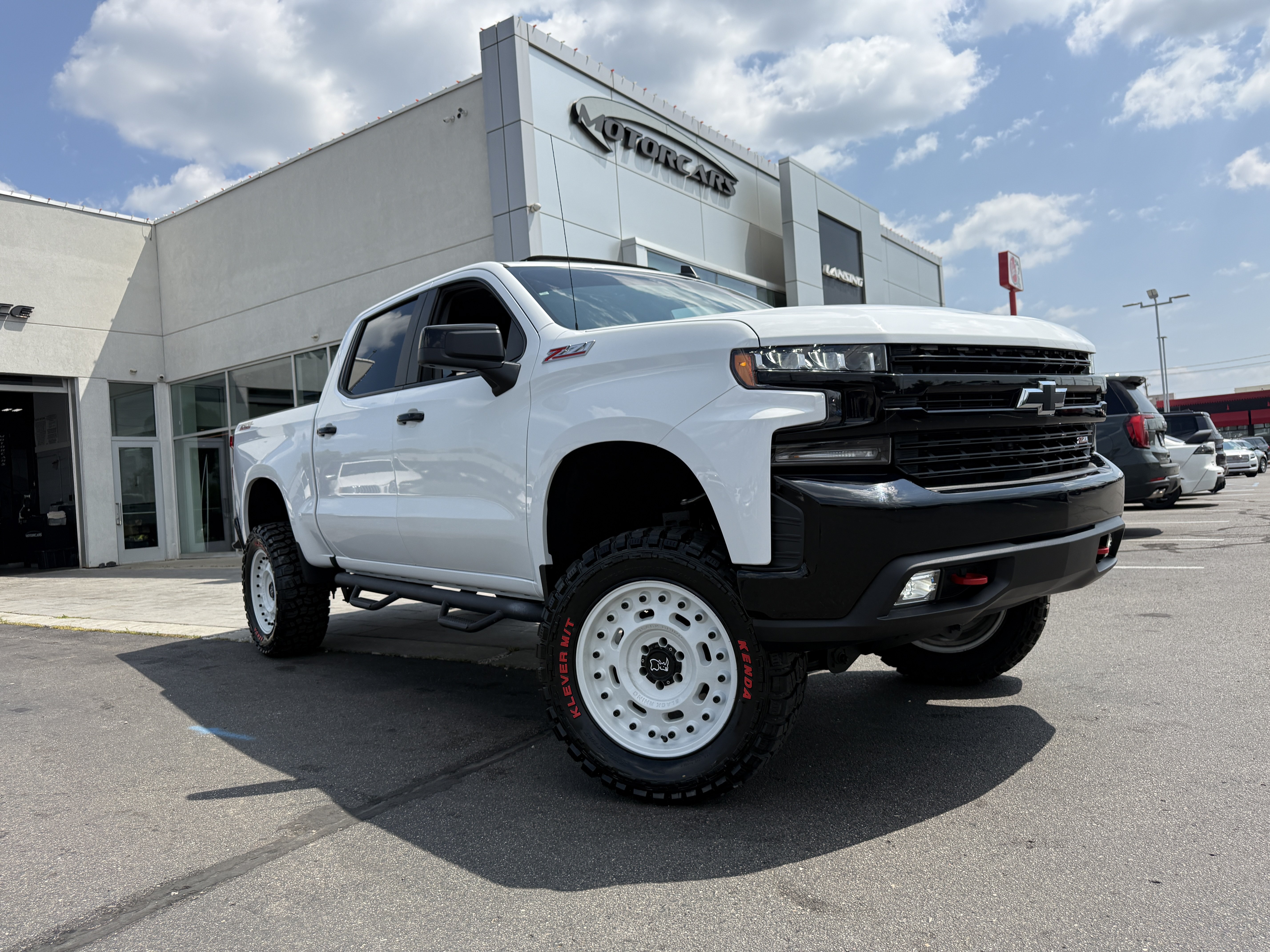 Used 2021 Chevrolet Silverado 1500 LT Trail Boss w/ Convenience Package II AWD/4WD image 8