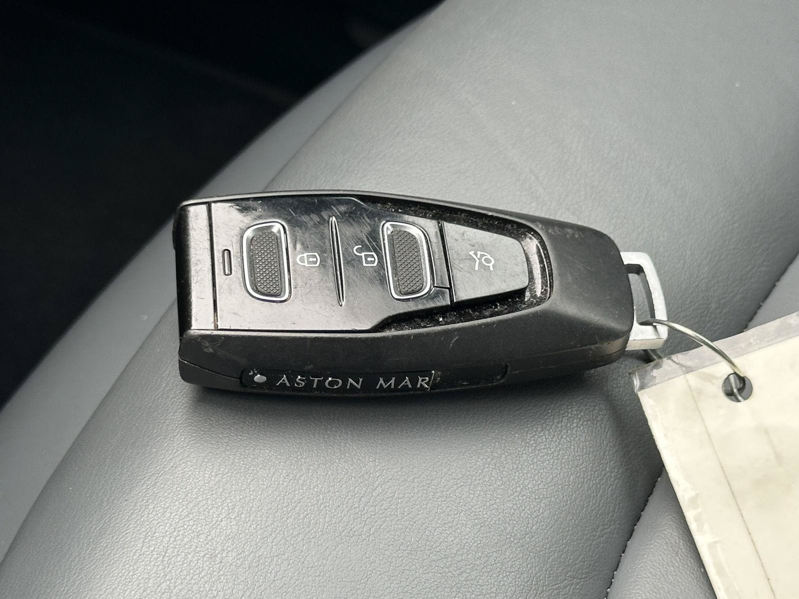 Used 2021 Aston Martin DBX AWD/4WD image 37
