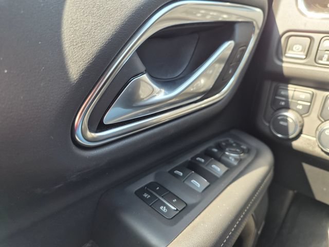 Used 2024 Chevrolet Suburban Premier AWD/4WD image 18