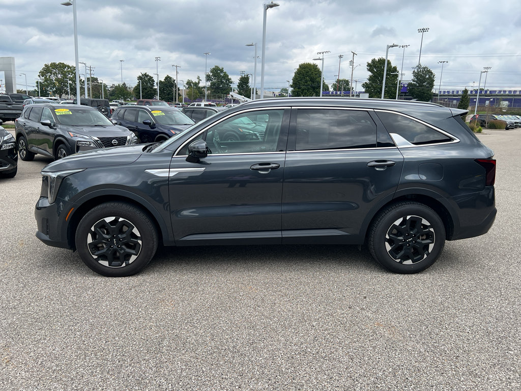 Used 2024 Kia Sorento S AWD/4WD image 4