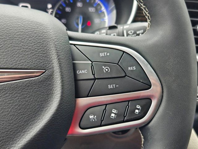 Used 2024 Chrysler Pacifica Limited FWD image 22