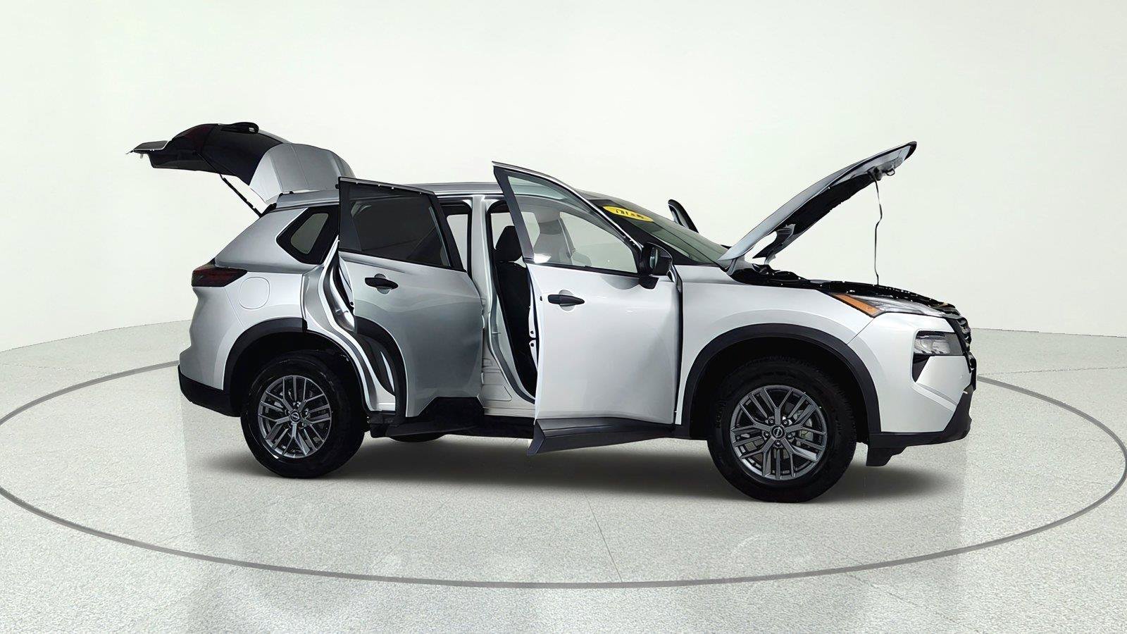 Used 2024 Nissan Rogue S AWD/4WD image 15