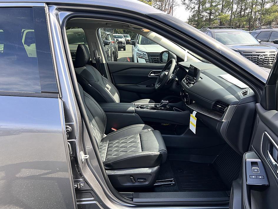 New 2026 Nissan Rogue Platinum w/ Platinum Premium Package image 25