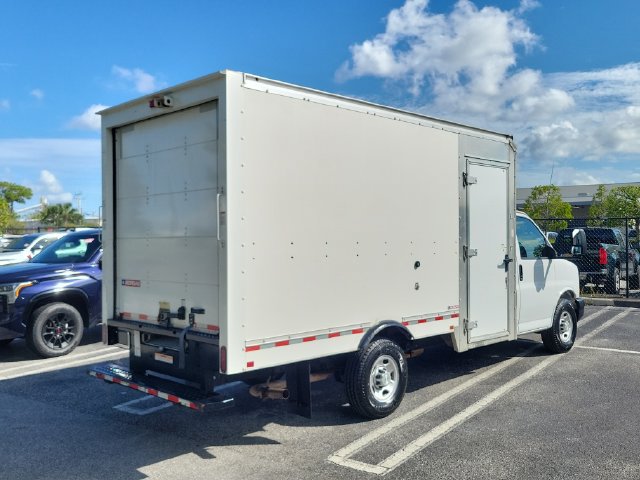 Used 2021 Chevrolet Express 3500 w/ Power Convenience Package RWD image 4