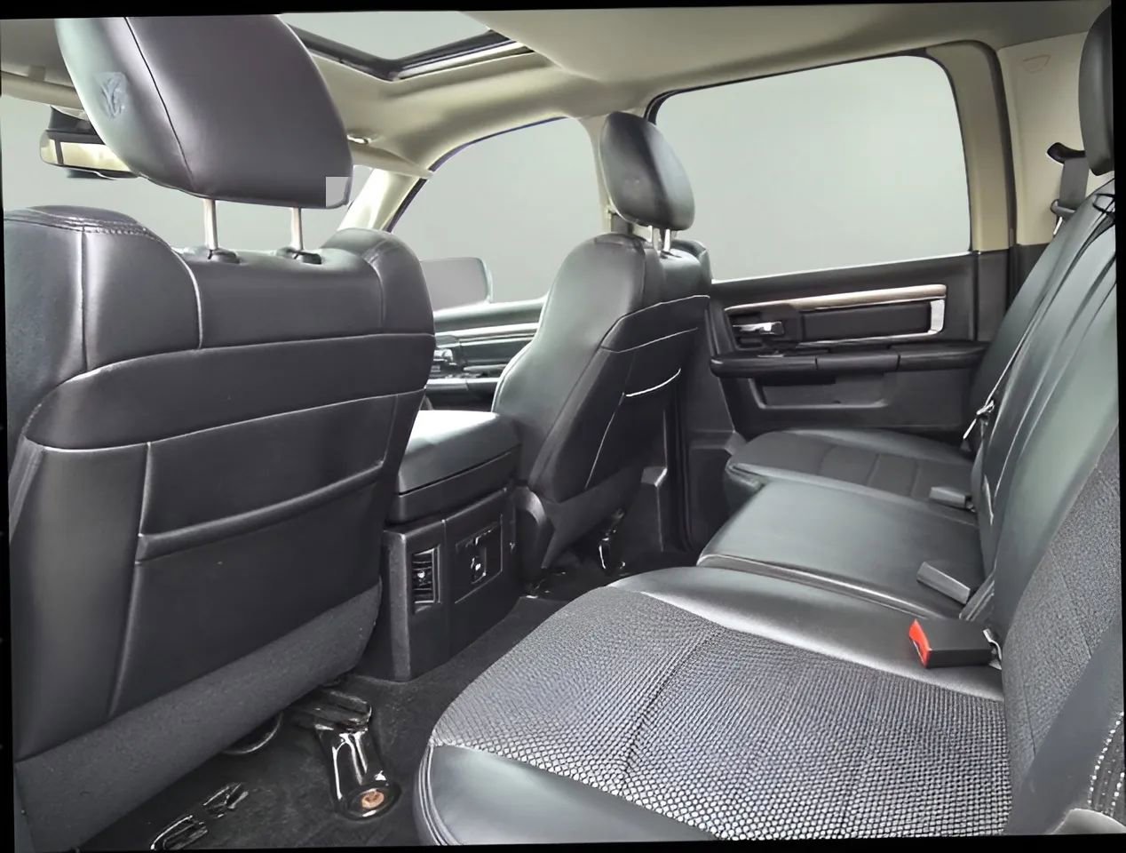 Used 2015 RAM 1500 Sport w/ Ceramic Blue Sport Package AWD/4WD image 13