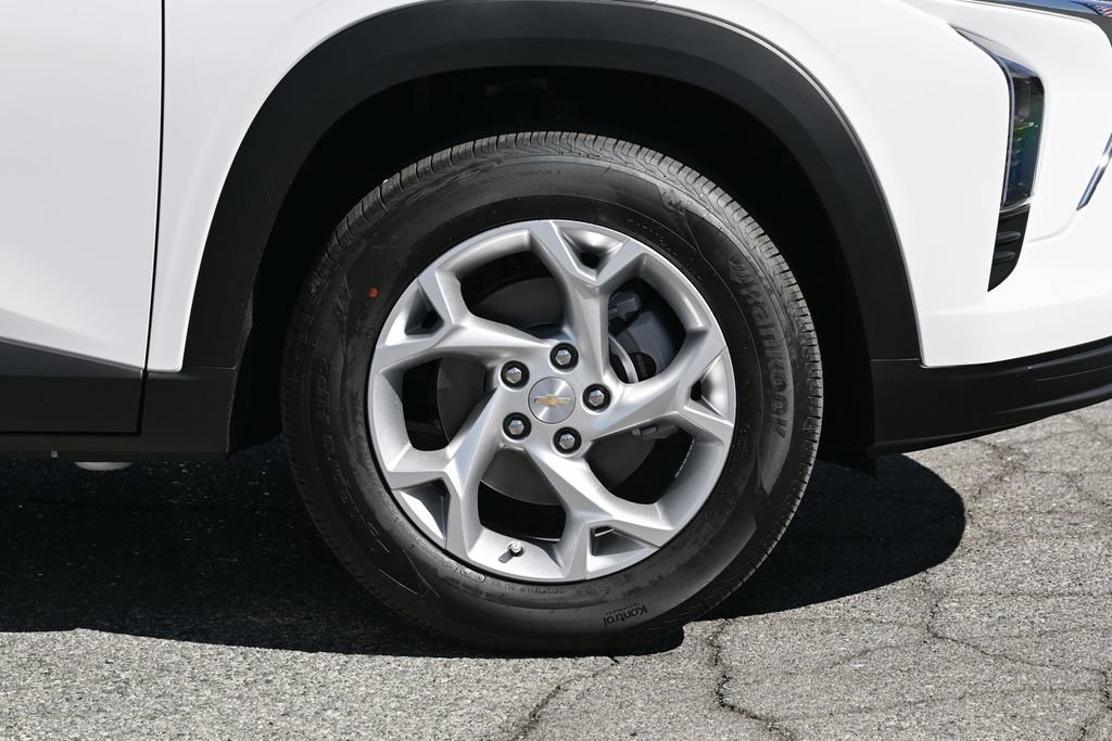 New 2026 Chevrolet Trax LS w/ LS Convenience Package FWD image 13