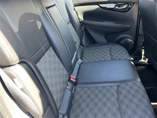 Used 2022 Nissan Rogue Sport SV w/ Technology Package image 21