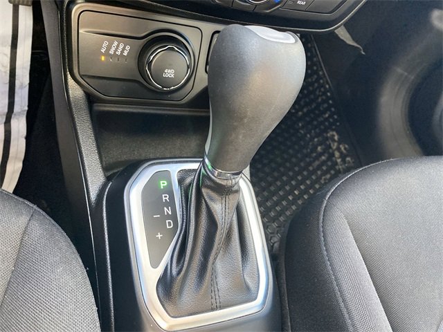 Used 2019 Jeep Renegade Latitude w/ UConnect 8.4 Nav Group image 20