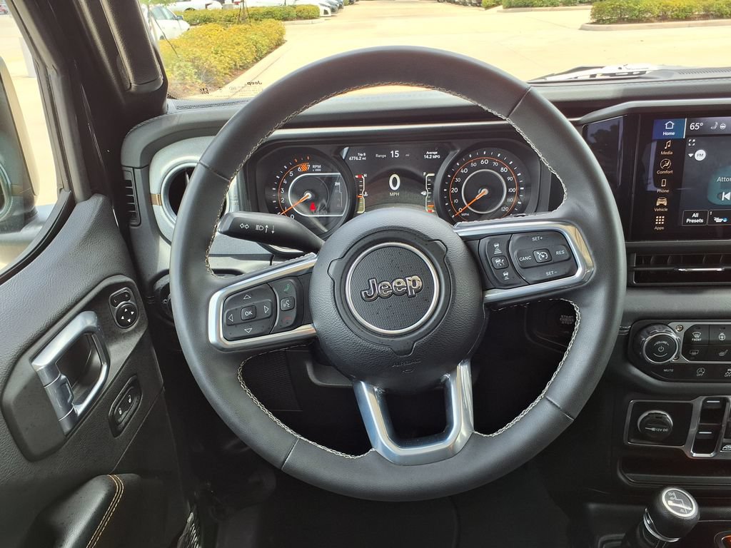Used 2025 Jeep Wrangler Unlimited Sahara AWD/4WD image 20