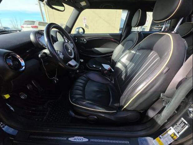 Used 2009 MINI Cooper John Cooper Works w/ Convenience Pkg image 3
