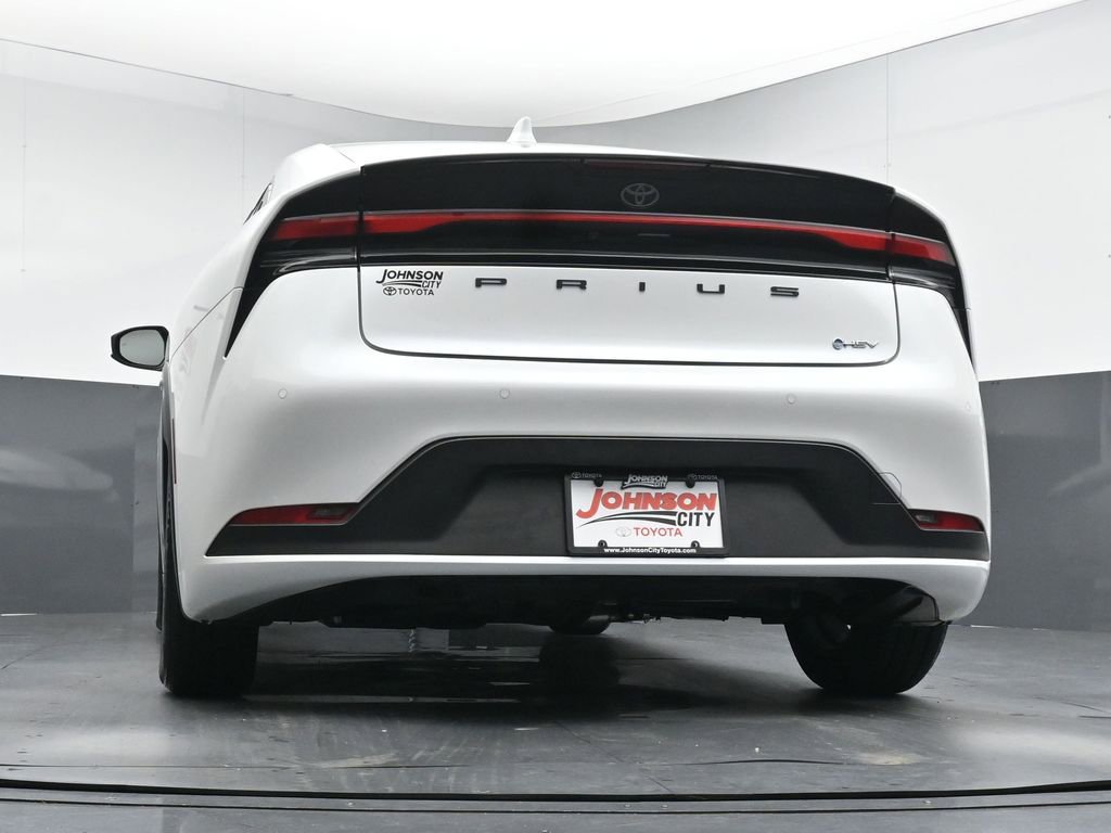 Used 2024 Toyota Prius LE FWD image 34