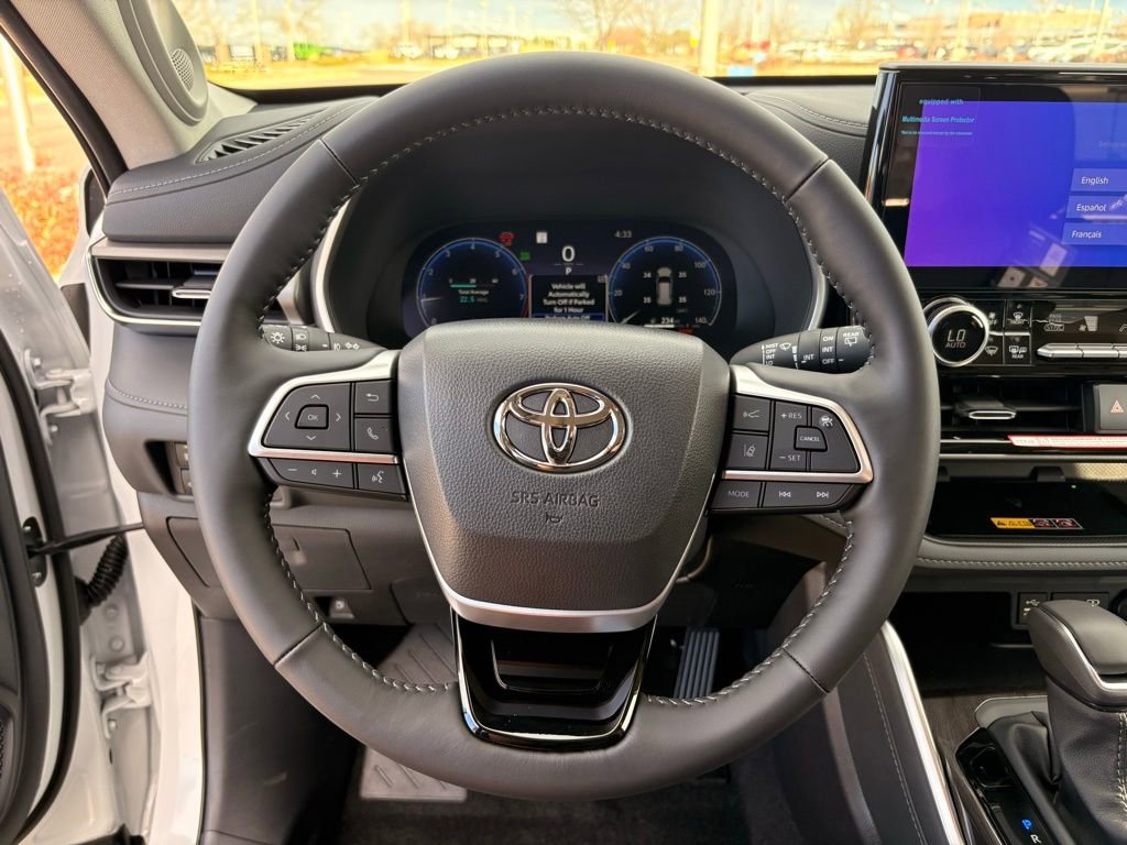 Used 2026 Toyota Highlander Limited image 20
