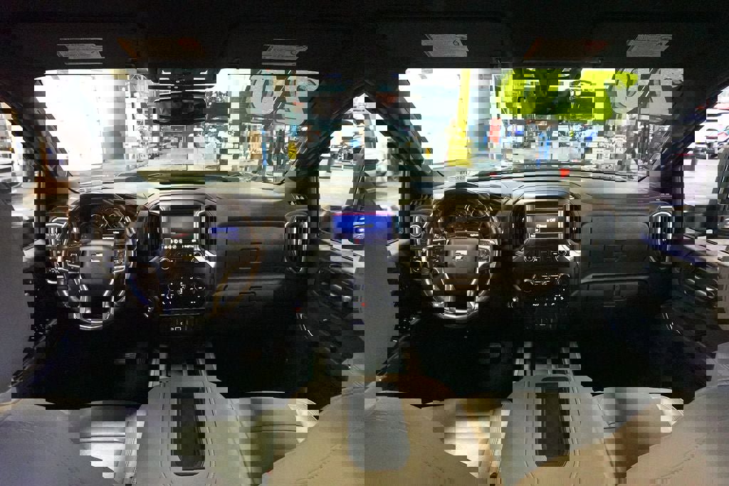 Used 2020 Chevrolet Silverado 2500 LTZ w/ LTZ Plus Package image 7