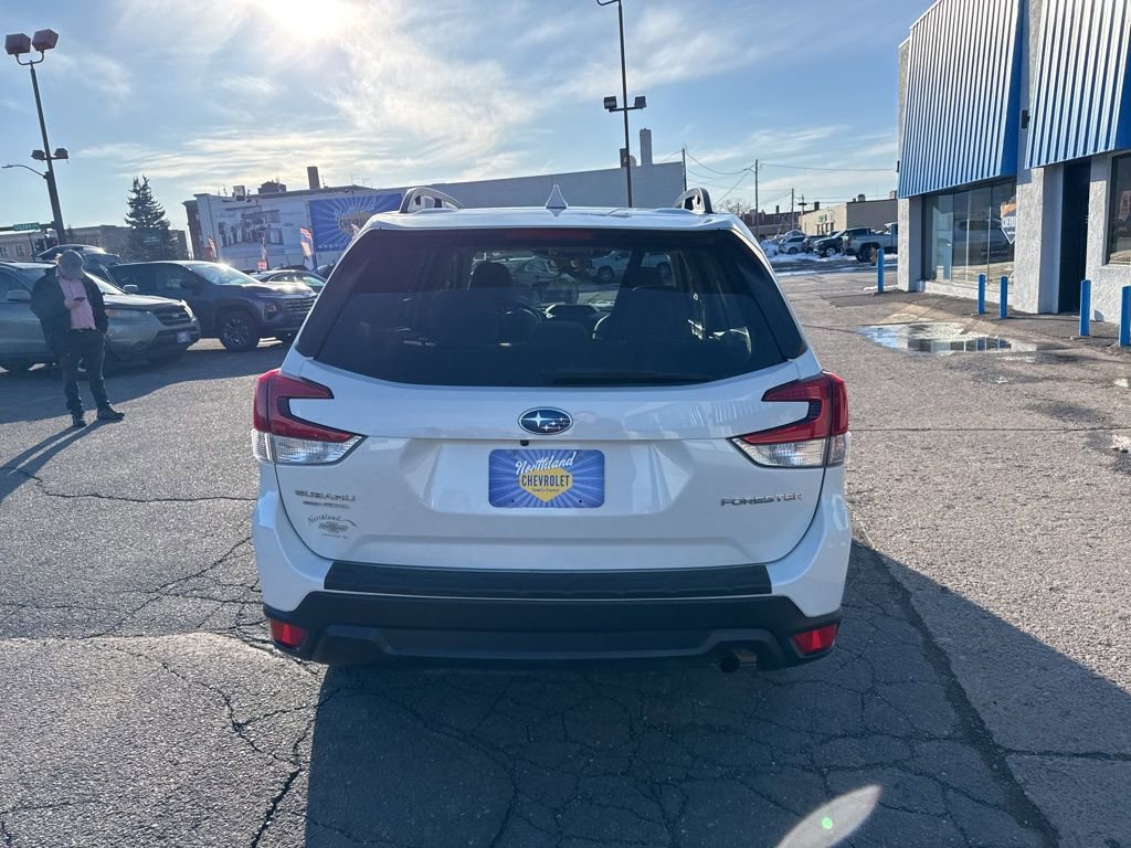 Used 2022 Subaru Forester Premium image 10