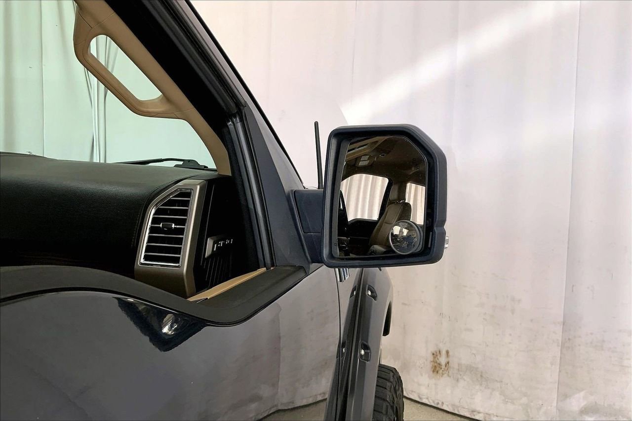 Used 2015 Ford F150 Lariat w/ Equipment Group 502A Luxury AWD/4WD image 11