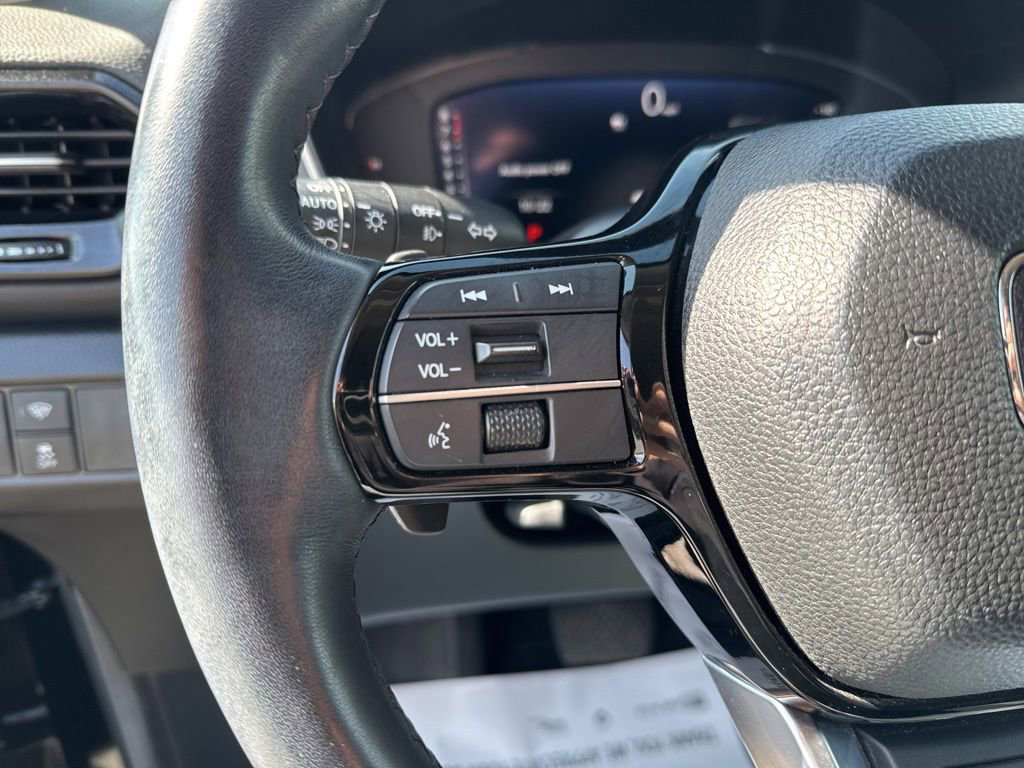 Used 2025 Honda Pilot Elite image 16