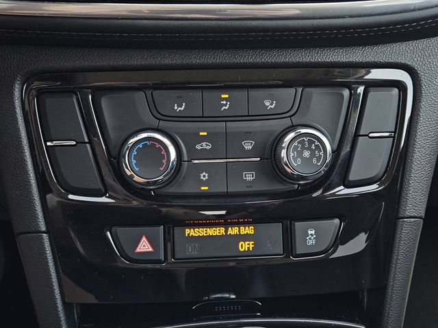 Used 2020 Buick Encore Preferred FWD image 18