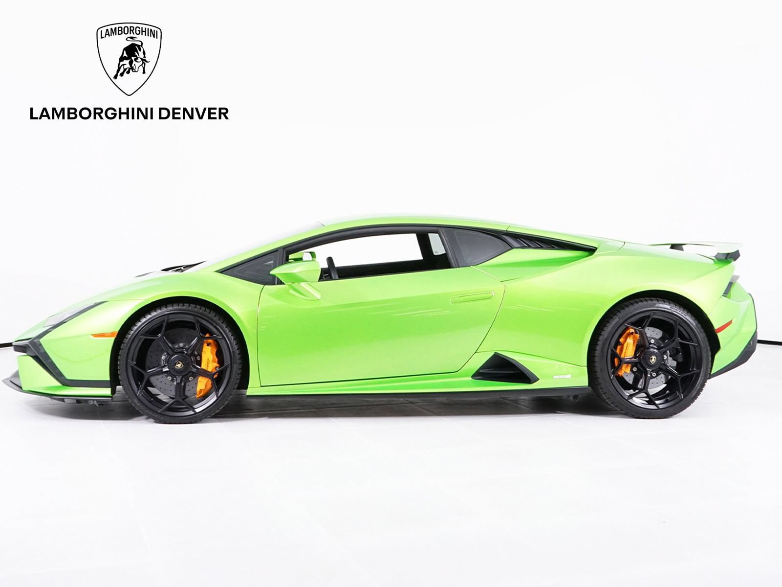 Used 2023 Lamborghini Huracan Tecnica RWD image 2