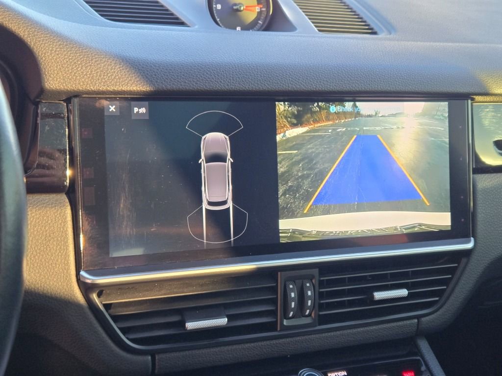 Certified 2020 Porsche Cayenne image 25