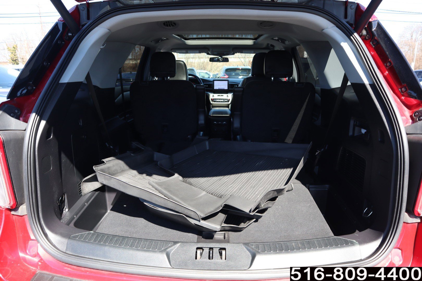 Used 2022 Ford Explorer XLT w/ Equipment Group 202A AWD/4WD image 31