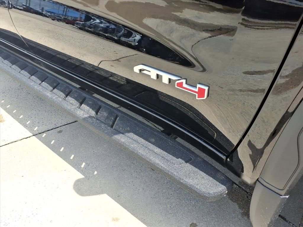 New 2026 GMC Sierra 1500 AT4 w/ AT4 Premium Package AWD/4WD image 11