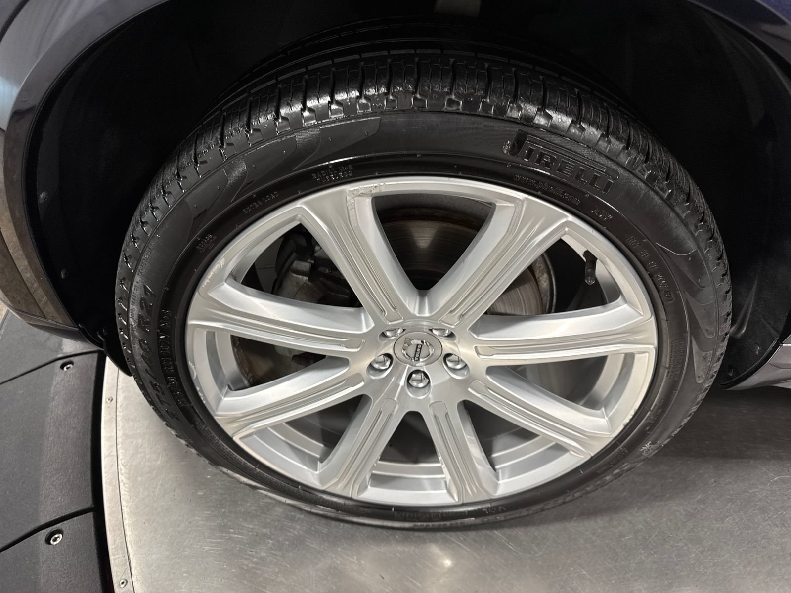 Used 2019 Volvo XC90 T6 Momentum w/ Advanced Package AWD/4WD image 2