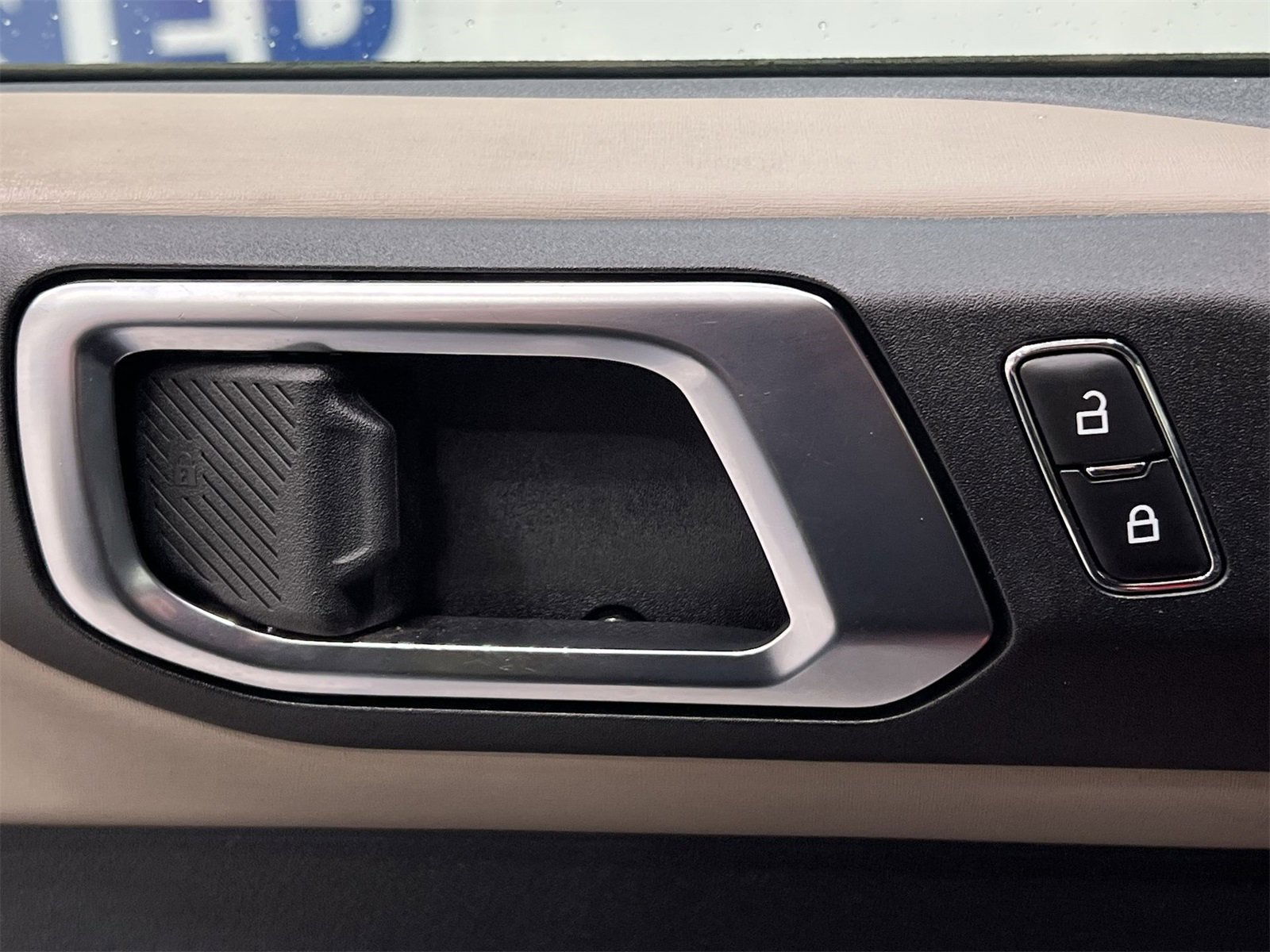 Used 2023 Ford Bronco Wildtrak image 13