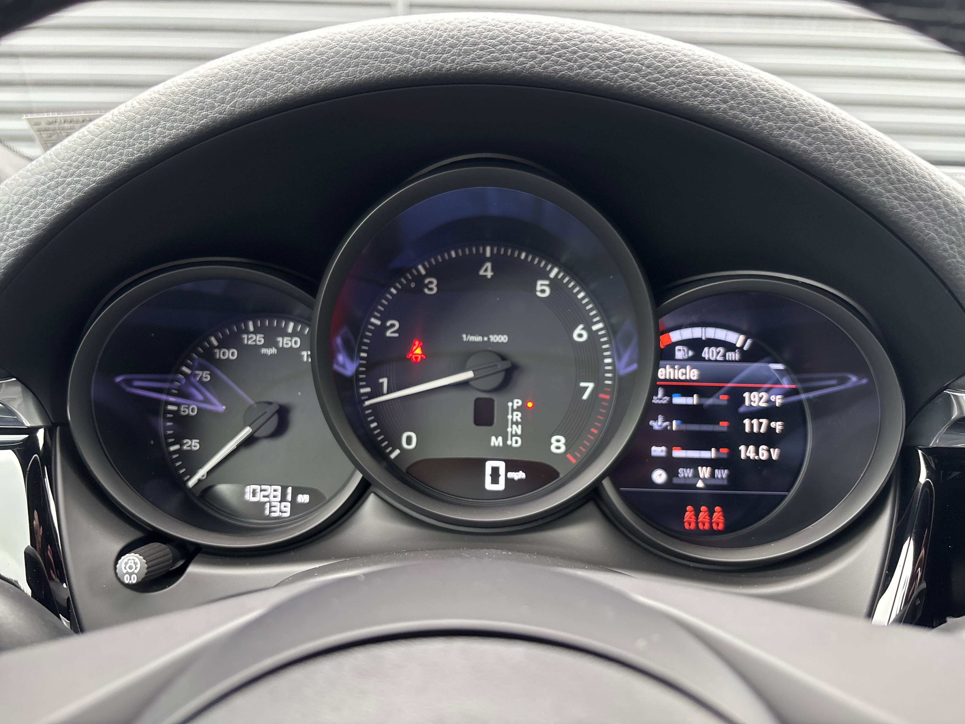 Certified 2025 Porsche Macan image 16