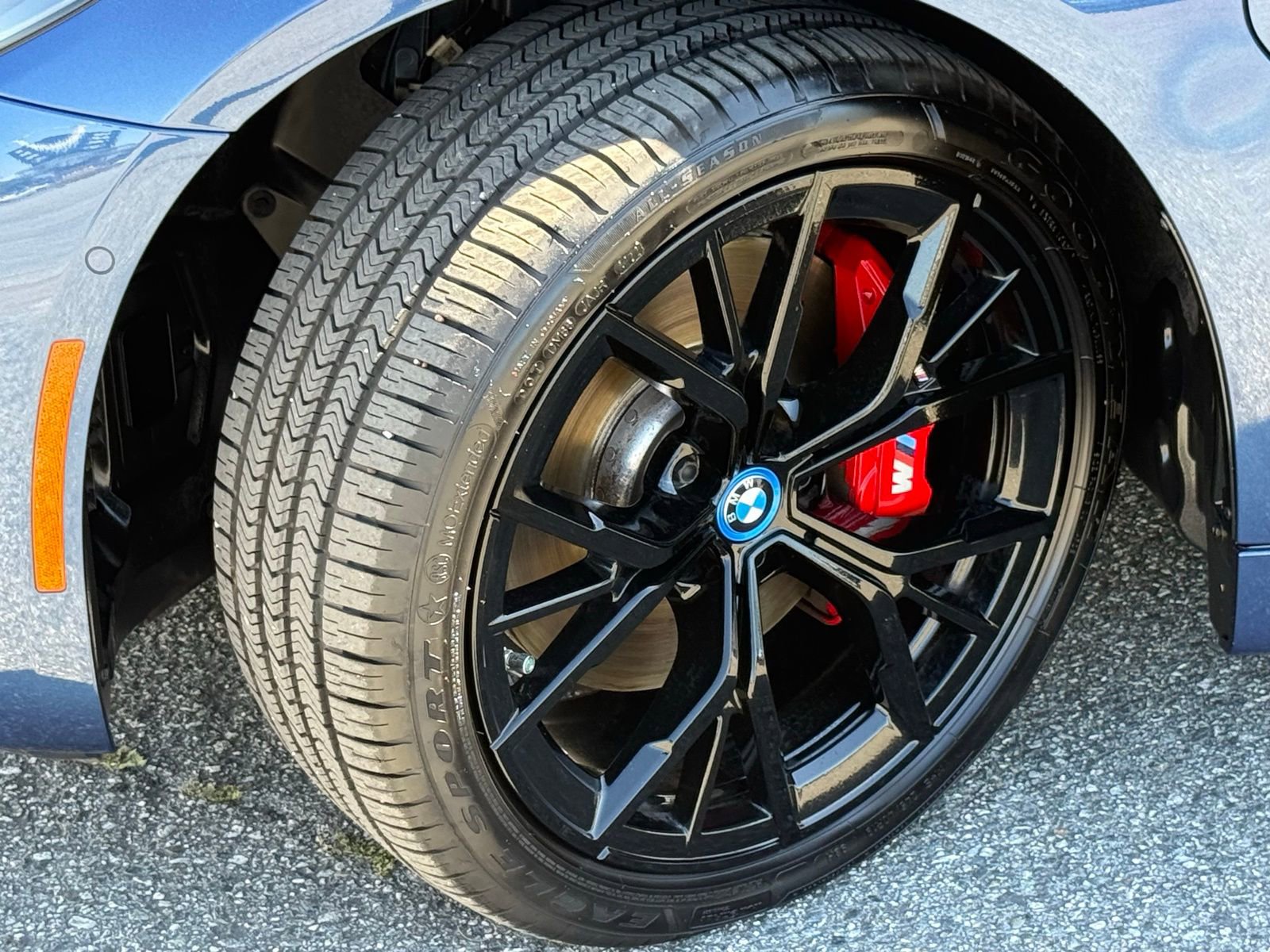 Used 2023 BMW 530e 530e iPerformance w/ M Sport Package image 18