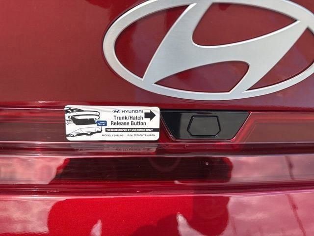 Certified 2025 Hyundai Elantra Sport image 35