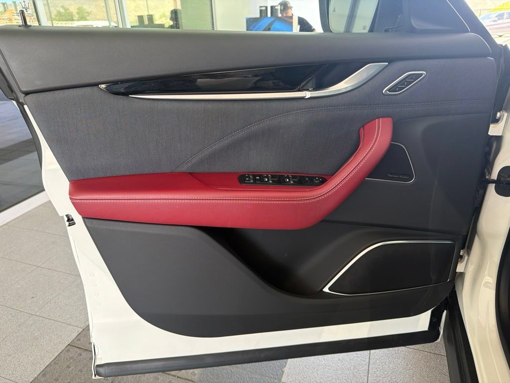 Certified 2023 Maserati Levante GT AWD/4WD image 22