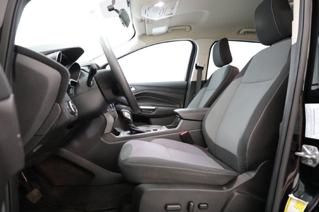 Used 2018 Ford Escape SE w/ SE Sync 3 Package AWD/4WD image 11
