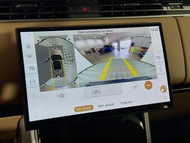 New 2026 Land Rover Range Rover SE image 17