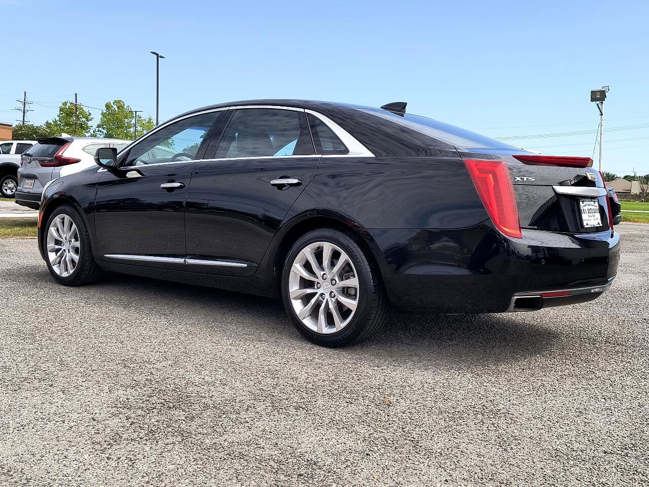 Used 2017 Cadillac XTS Luxury image 4