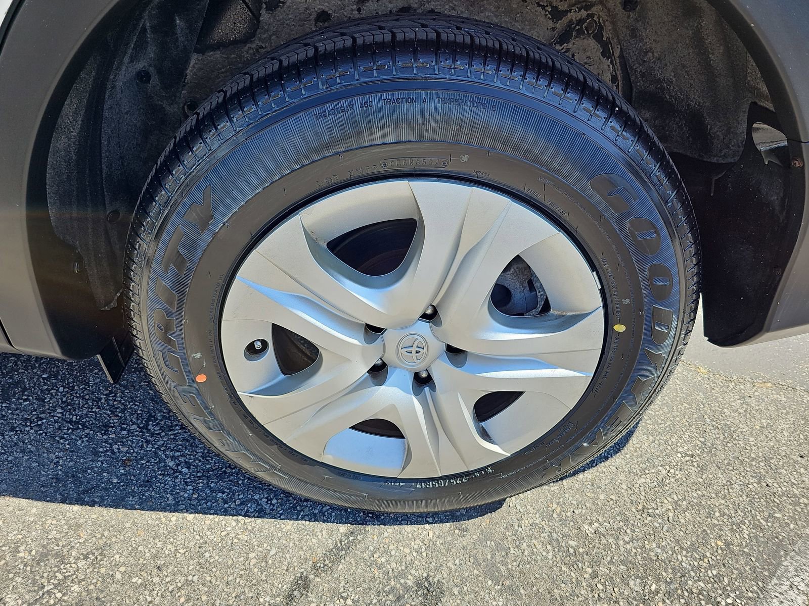 Used 2015 Toyota RAV4 LE image 34