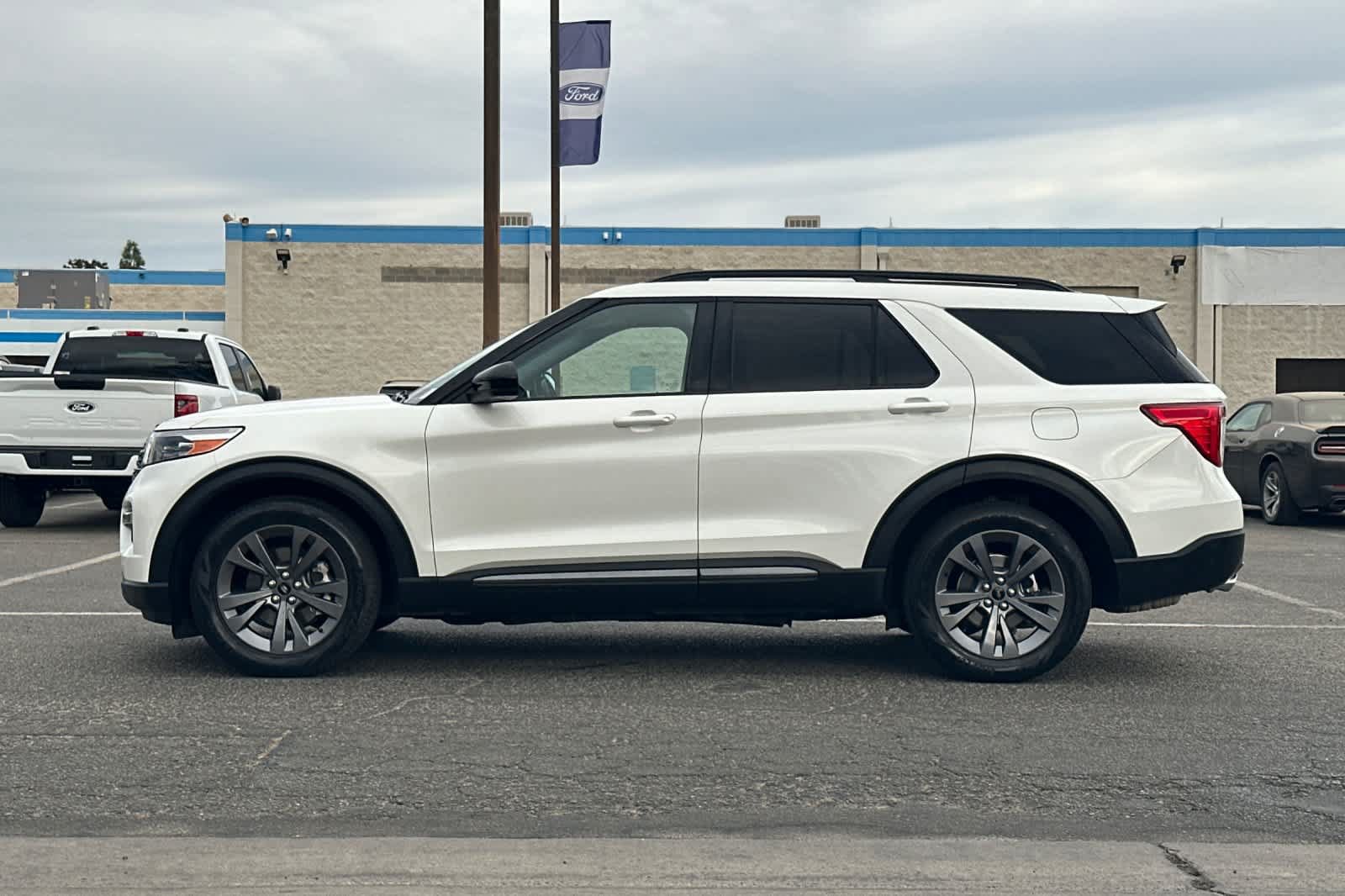 Certified 2023 Ford Explorer XLT w/ Equipment Group 202A RWD image 6