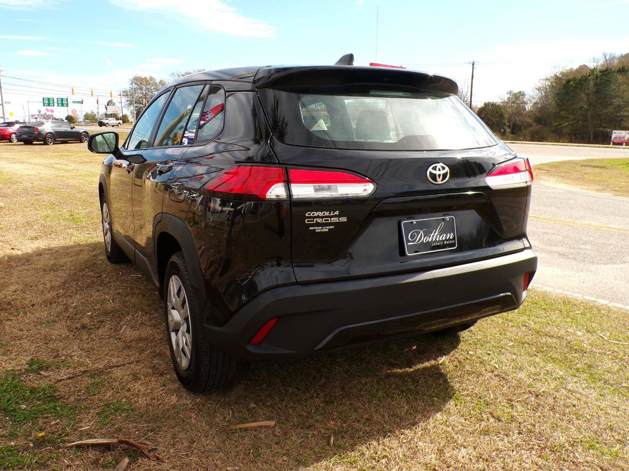 Used 2022 Toyota Corolla Cross L FWD image 5
