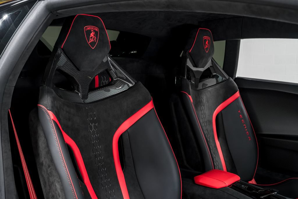 Used 2024 Lamborghini Huracan Tecnica RWD image 36